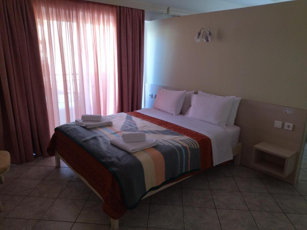 Chrisi Akti Hotel Návpaktosz Szoba fotó